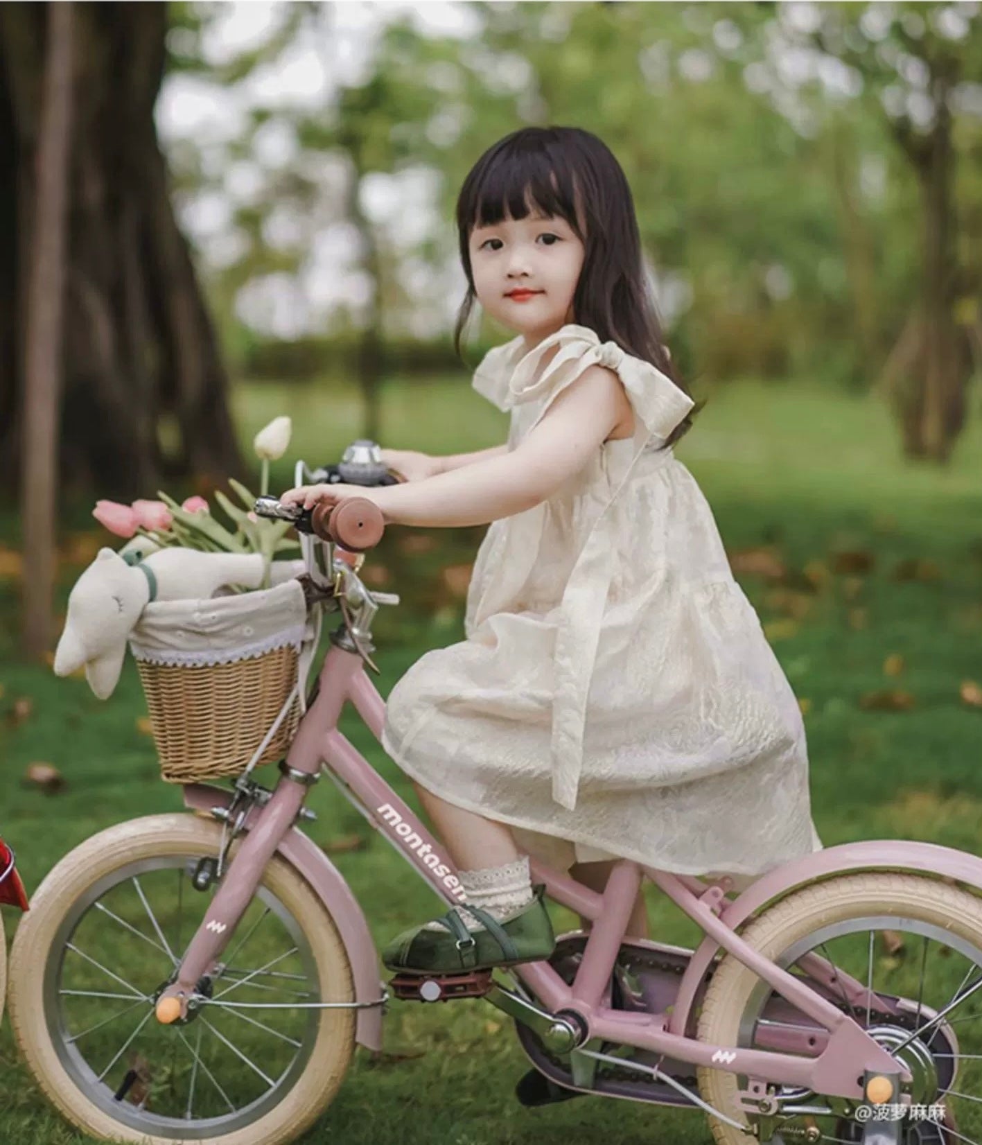 MONTASEN 20 INCH PEARLS PINK WITH WOVEN BASKET