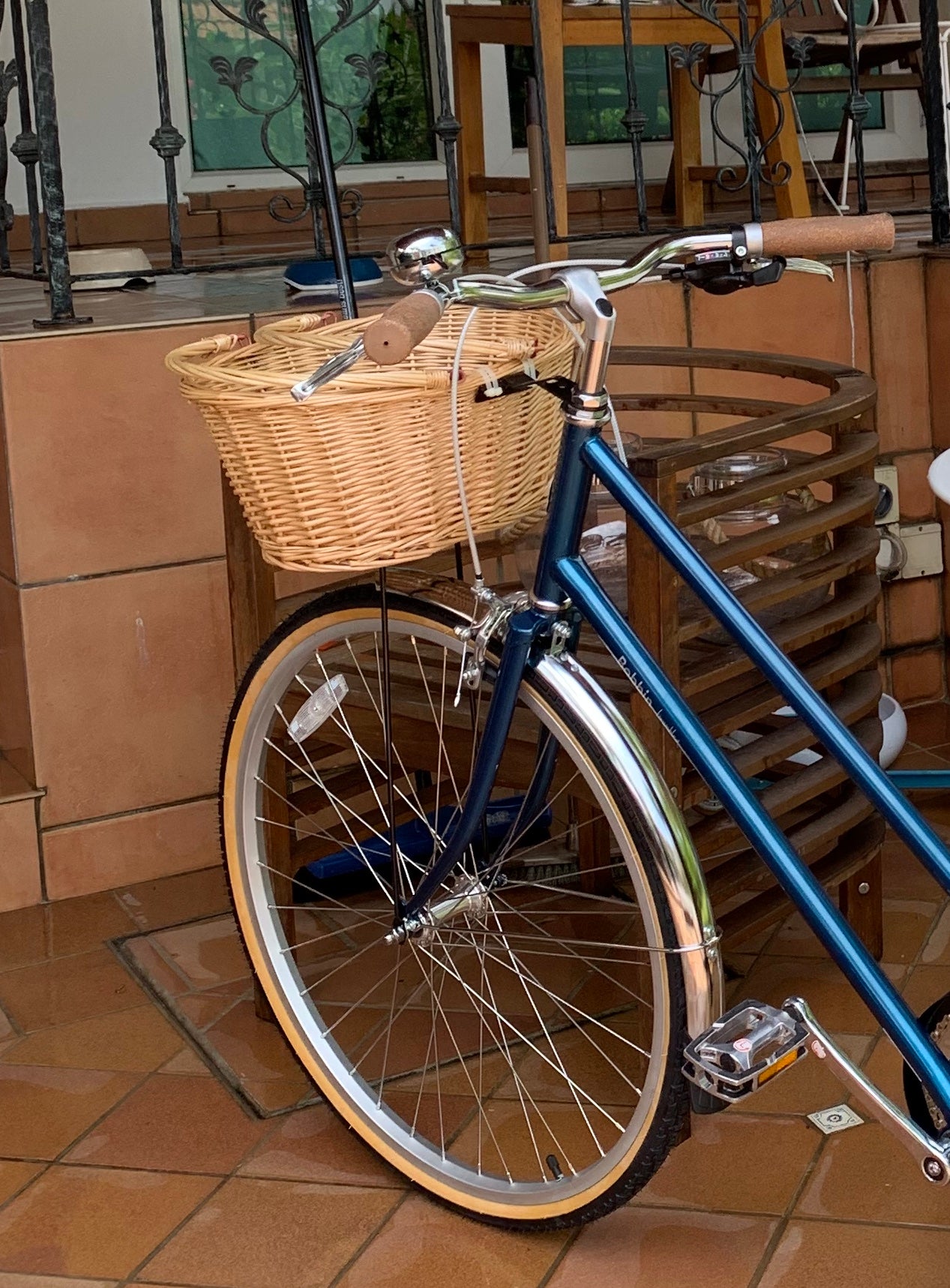 OVAL RATTAN BASKET (FRONT)