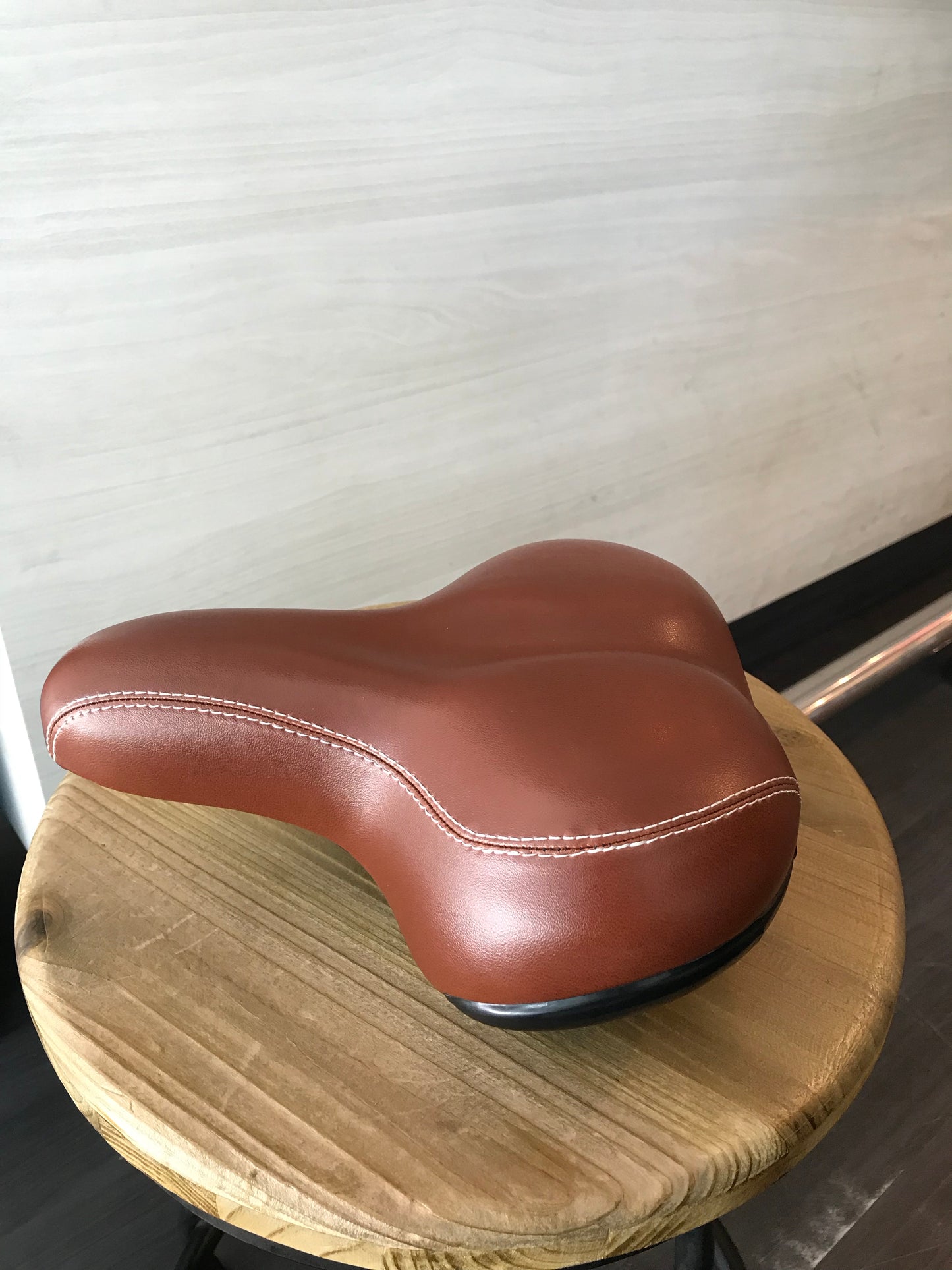 SADDLE SPRUNG VINYL (BROWN)