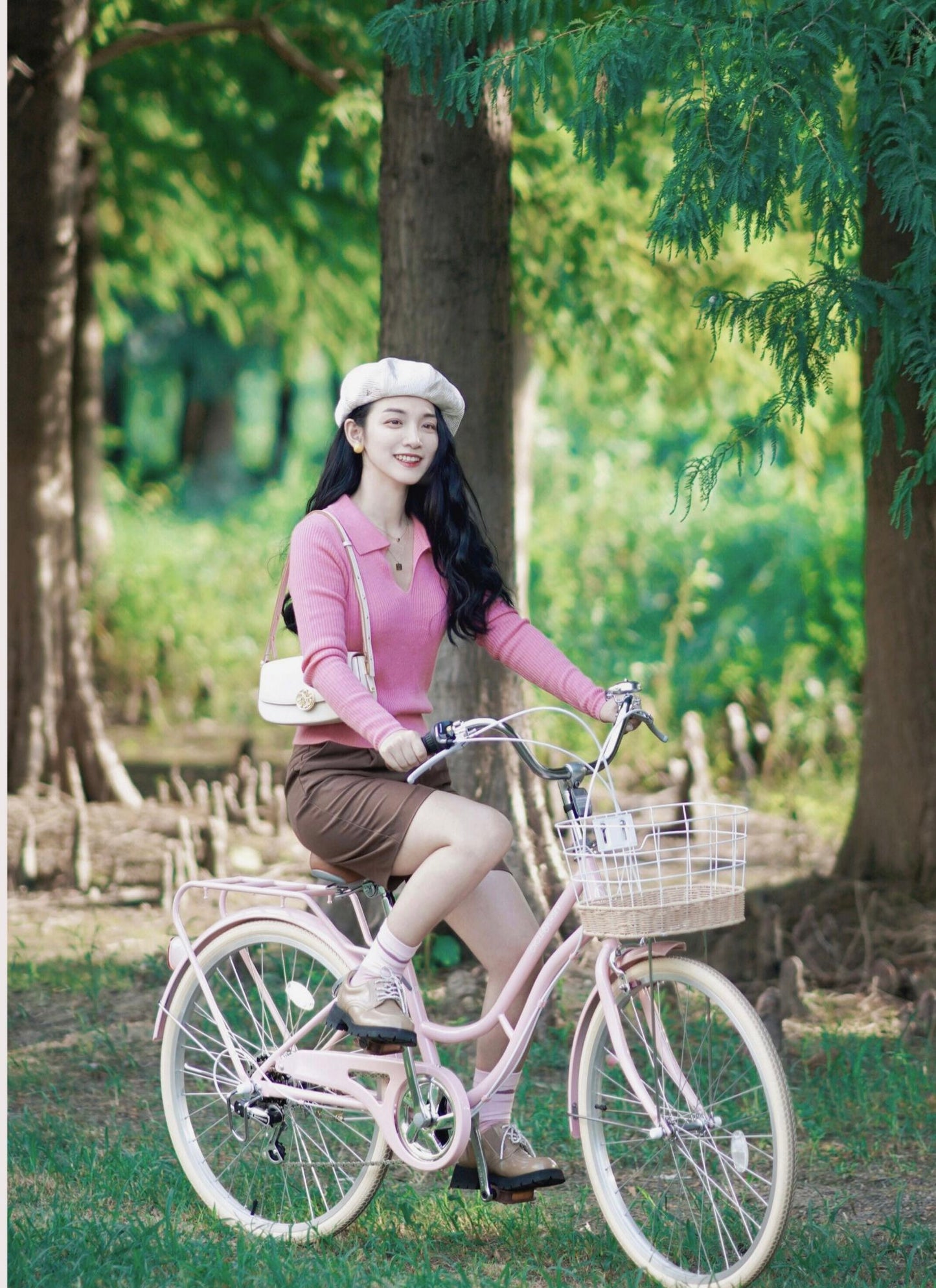 UC24 model City Bike, Pink 24 inch 6 speeds c/w basket and rear rack