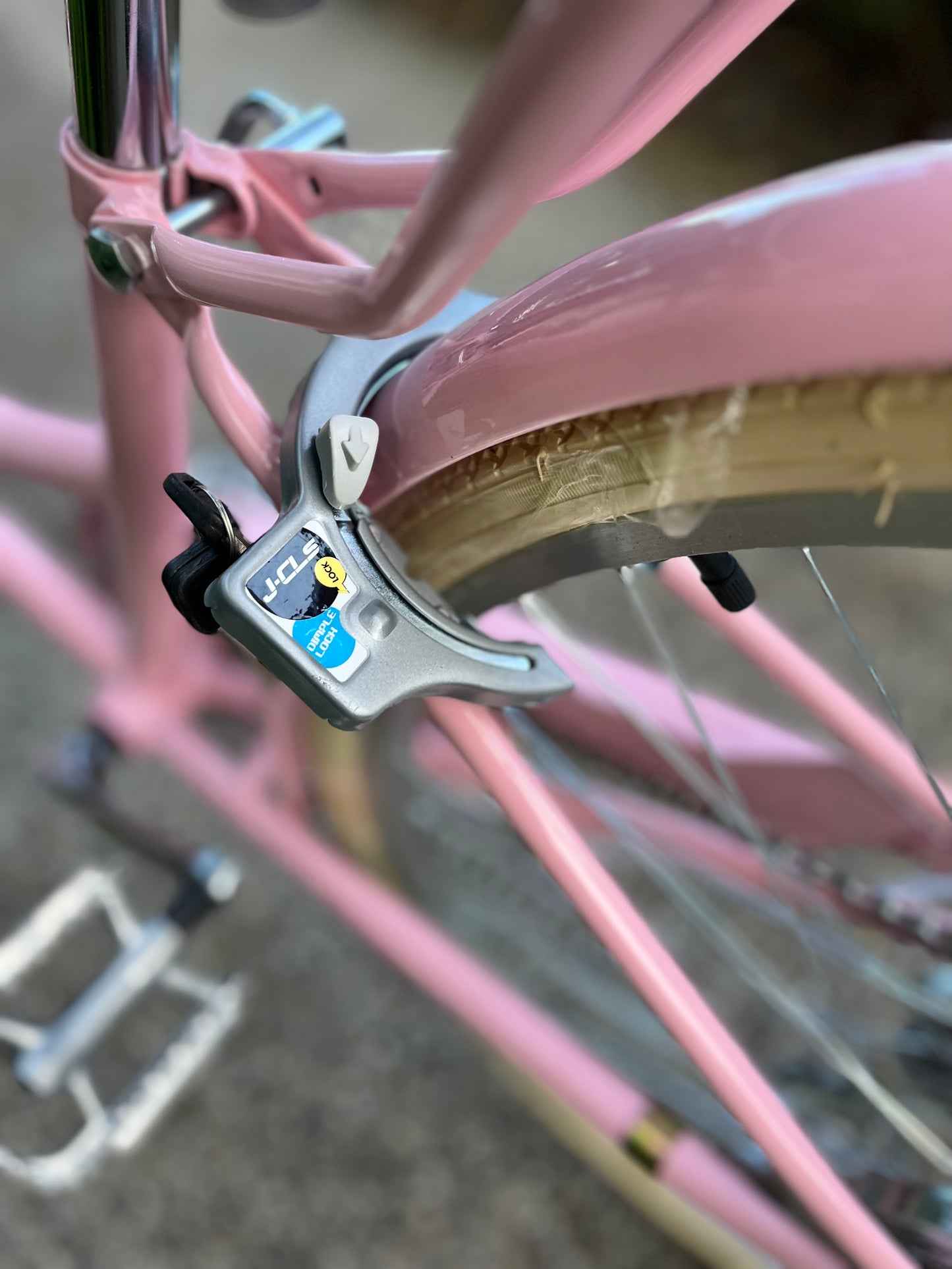 UC24 model City Bike, Pink 24 inch 6 speeds c/w basket and rear rack