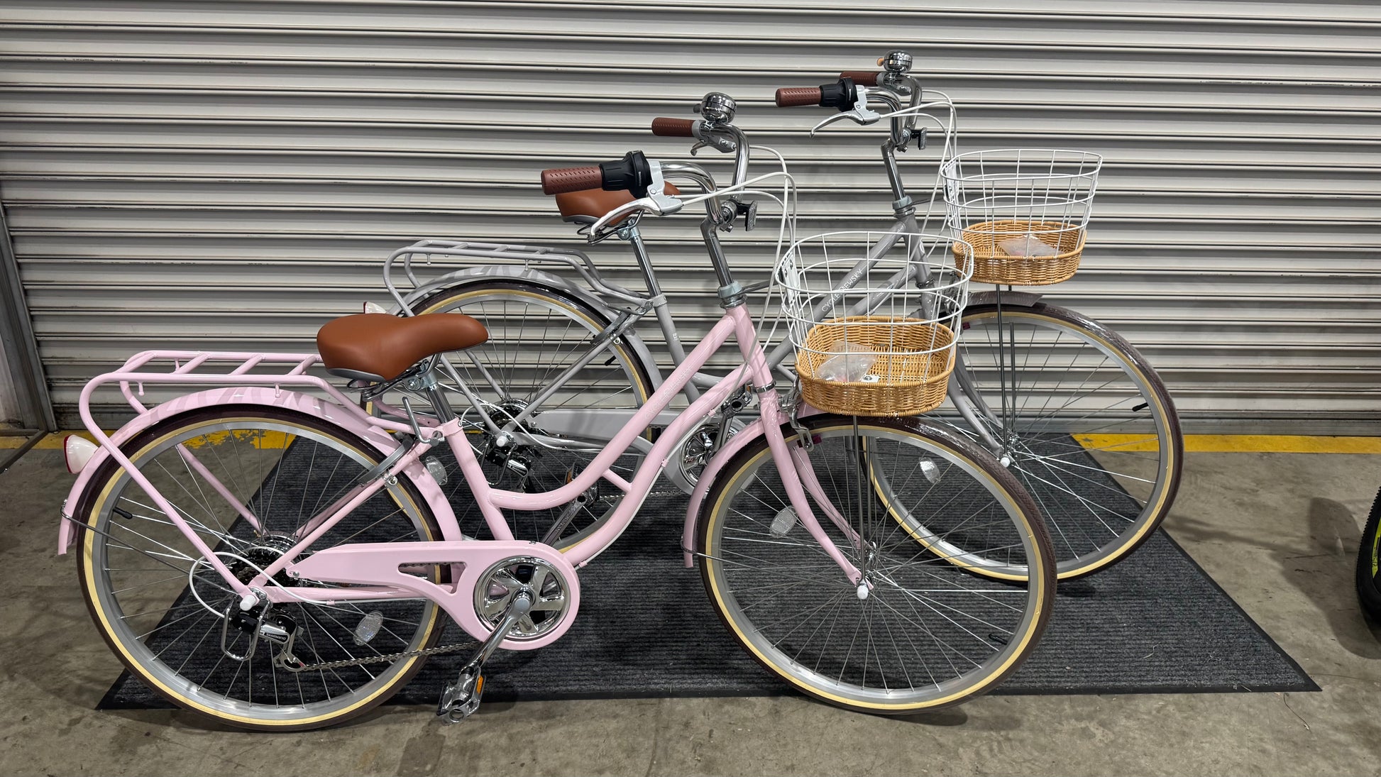 UC24 model City Bike, Gray 24 inch speeds c/w basket and rear