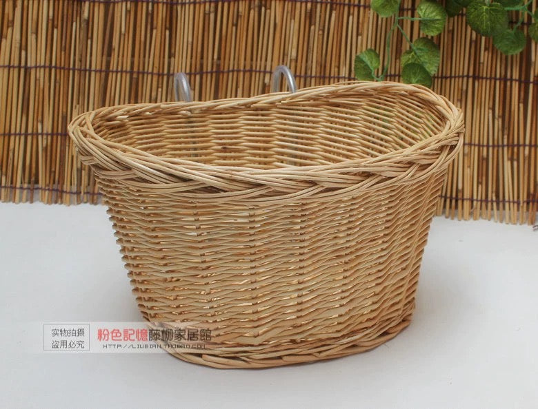 OVAL RATTAN BASKET WITH HOOK (FRONT)