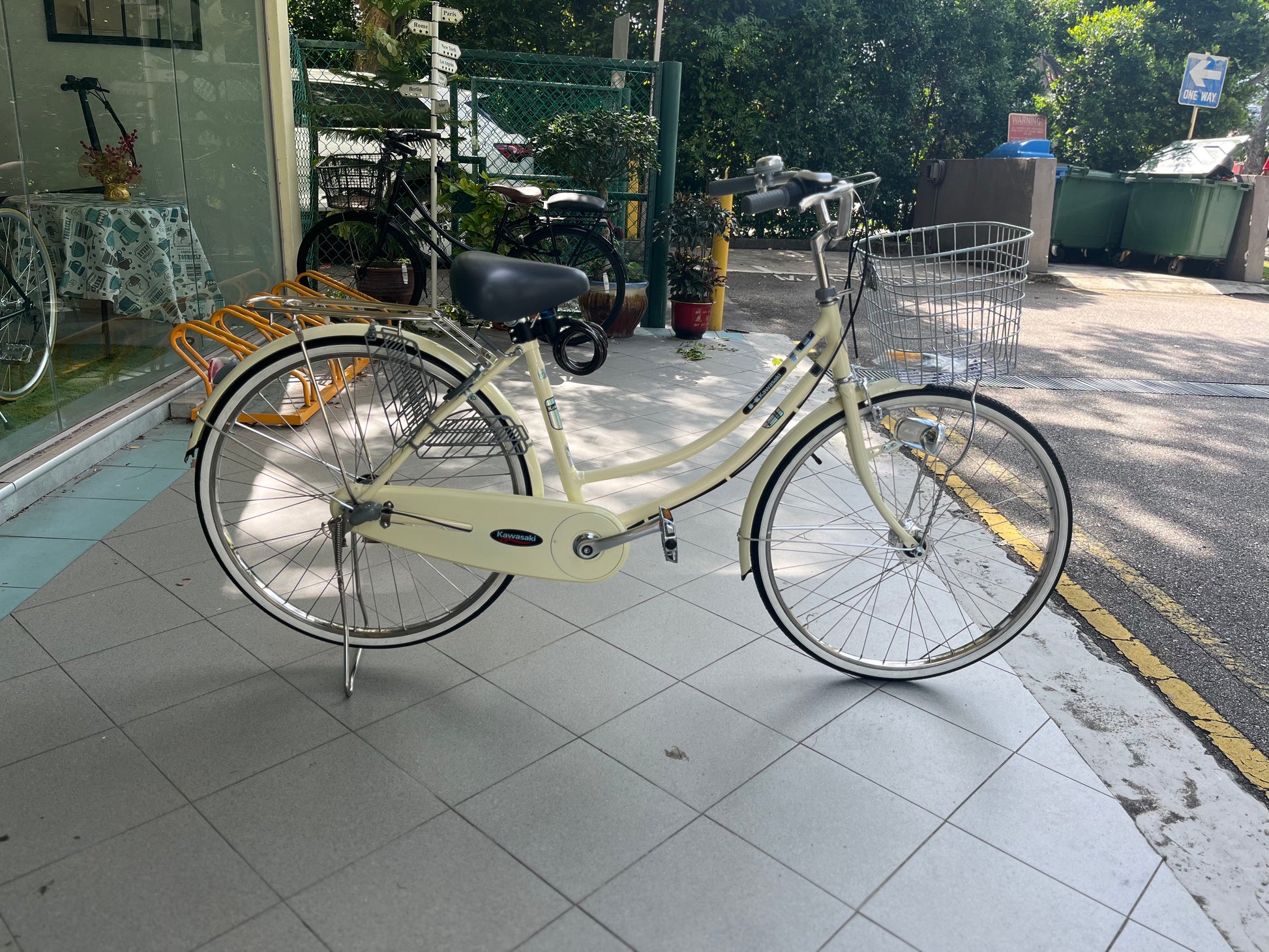 KAWASAKI 26 INCH 3 SPEED YELLOW FOOTLOOPS FootLoops