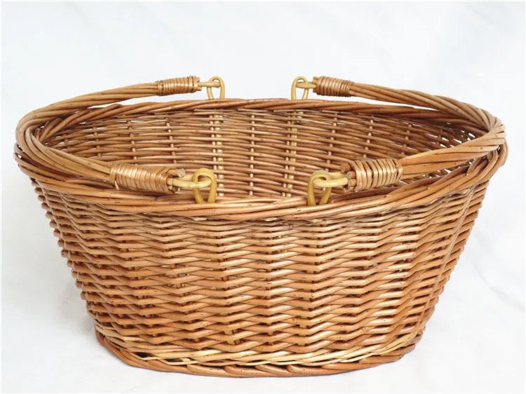 OVAL RATTAN BASKET (FRONT)
