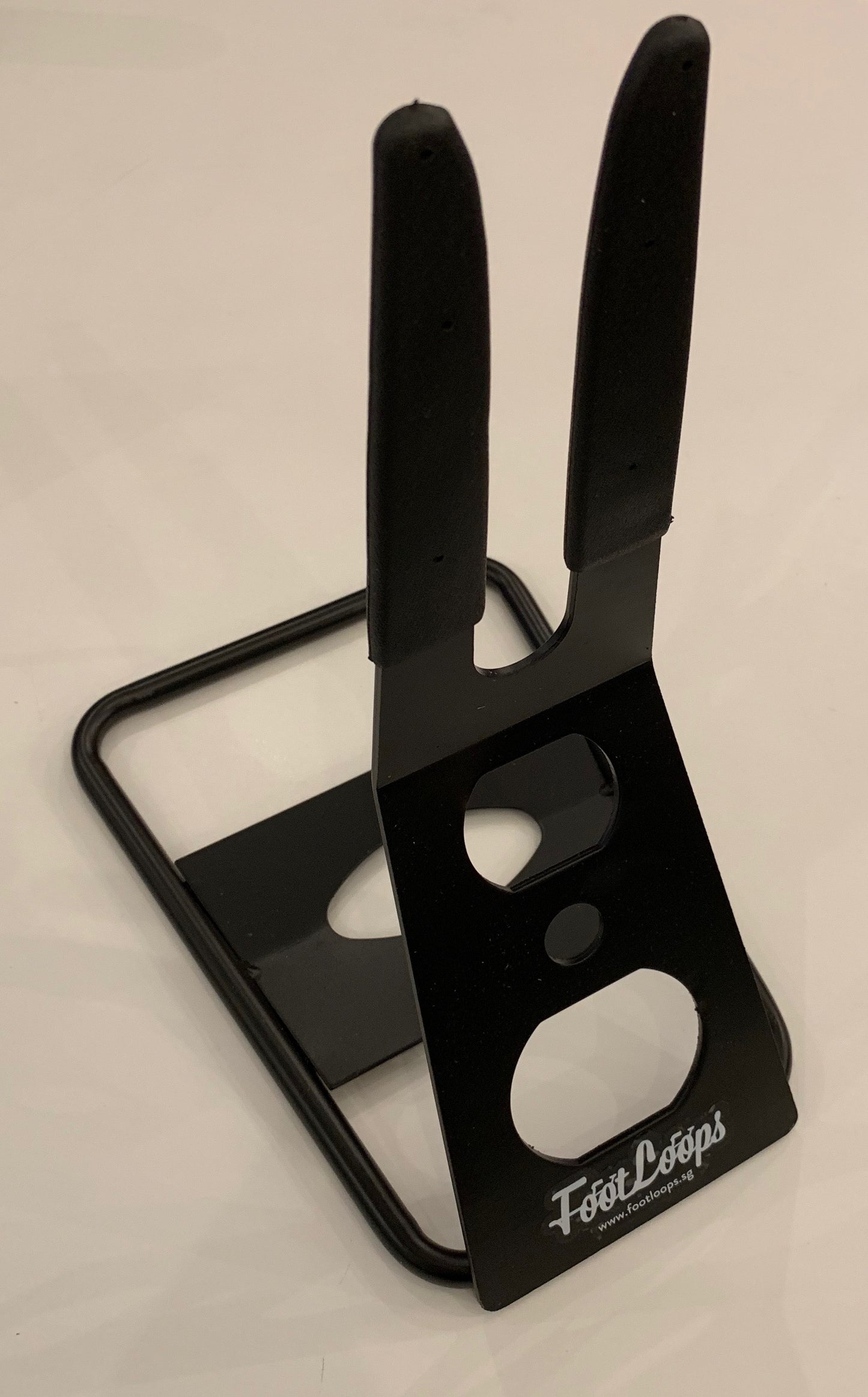 RUBBER HOOK BIKE RACK STAND STEEL (BLACK)